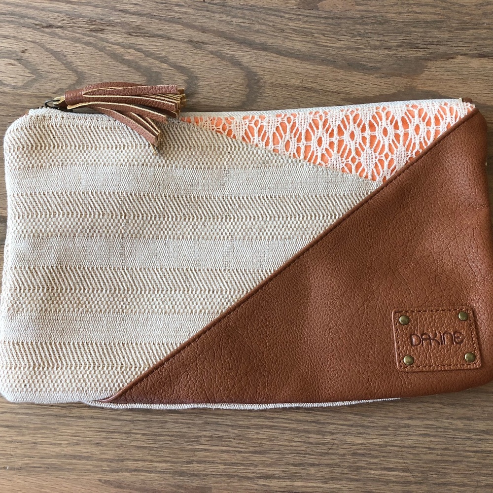 Dakine Clutch Handbag